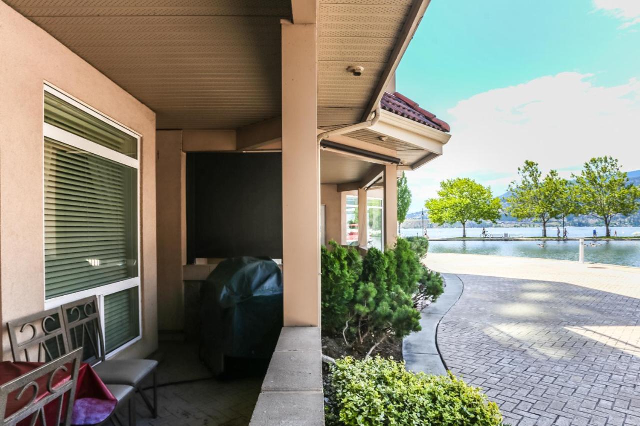 Sunset Waterfront Resort By Discover Kelowna Resort Accommodations Экстерьер фото