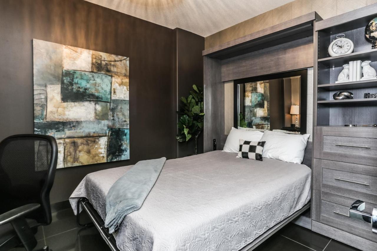 Sunset Waterfront Resort By Discover Kelowna Resort Accommodations Экстерьер фото