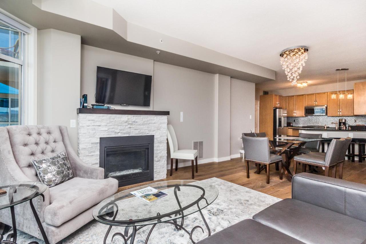 Sunset Waterfront Resort By Discover Kelowna Resort Accommodations Экстерьер фото