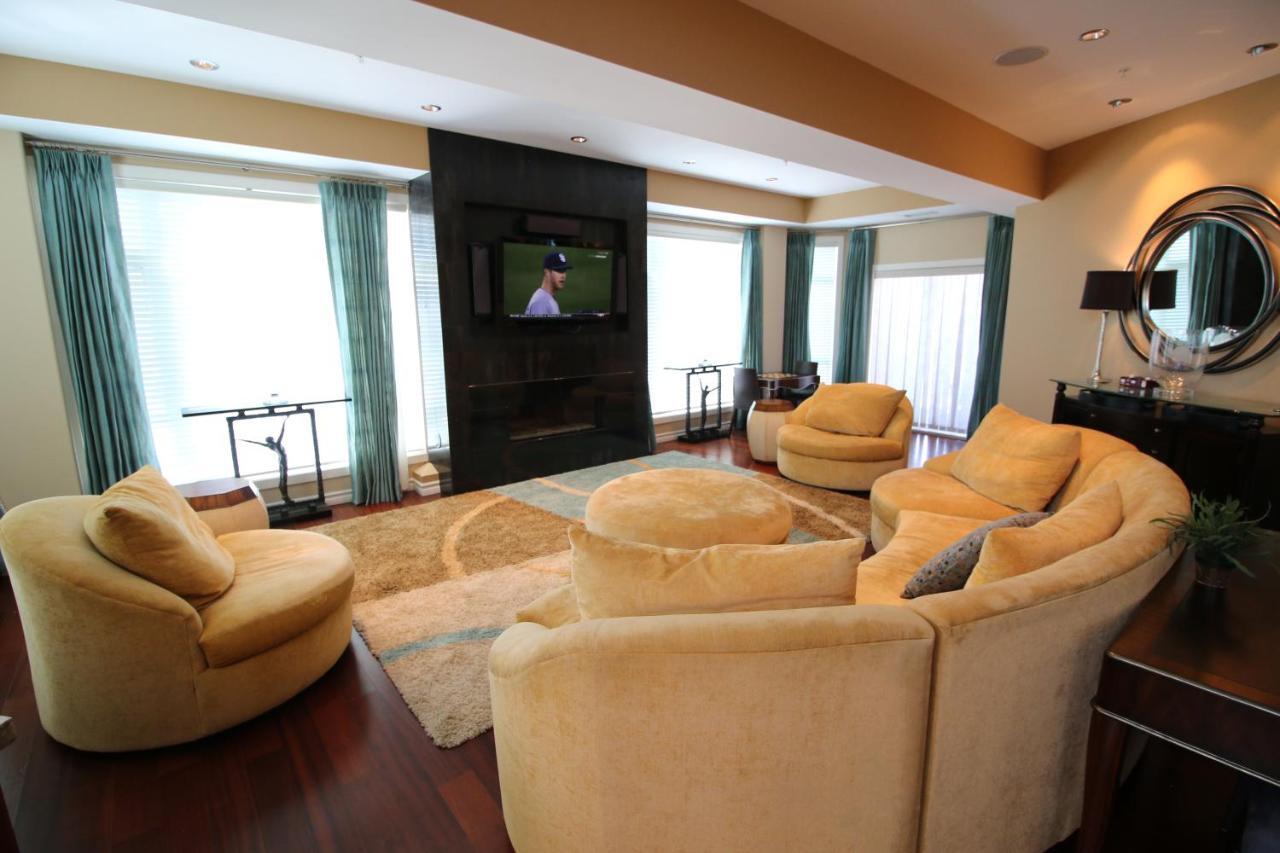 Sunset Waterfront Resort By Discover Kelowna Resort Accommodations Экстерьер фото